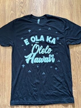 Black Graphic Tee - E Ola Ka 'Ōlelo Hawai'i